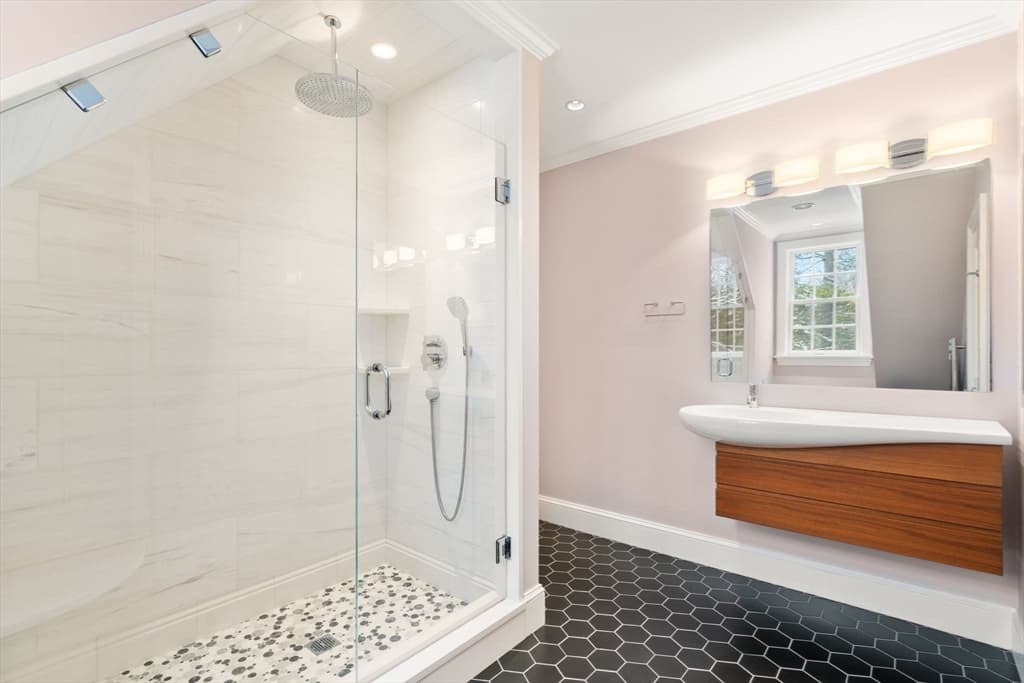 Single Family Residence at 5 Hamlins Crossing, Dover MA 02030, Dover, photo 11 of 42