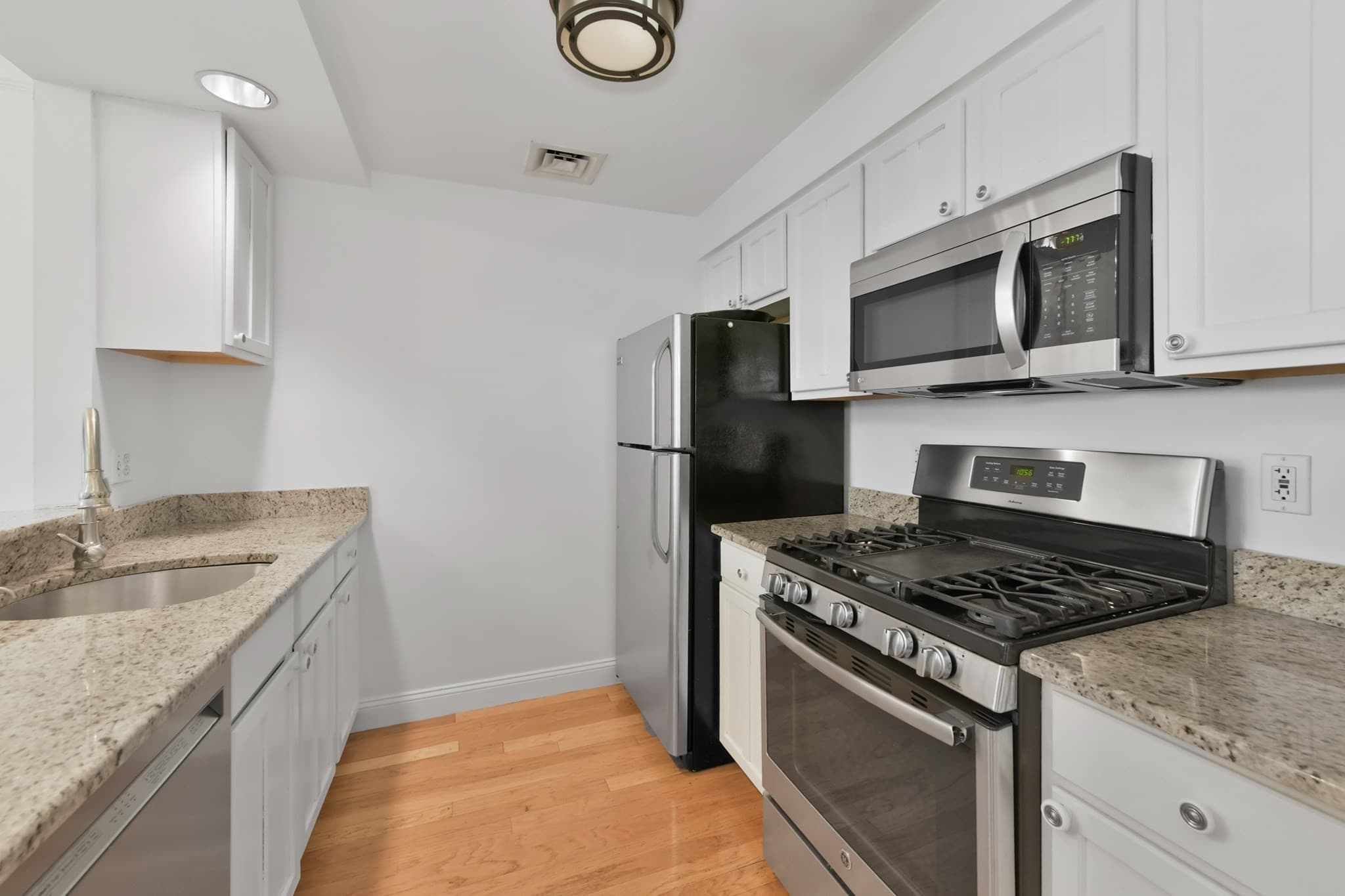 Condominium at 1597 Washington St # 406, Boston MA 02118, photo 8 of 14
