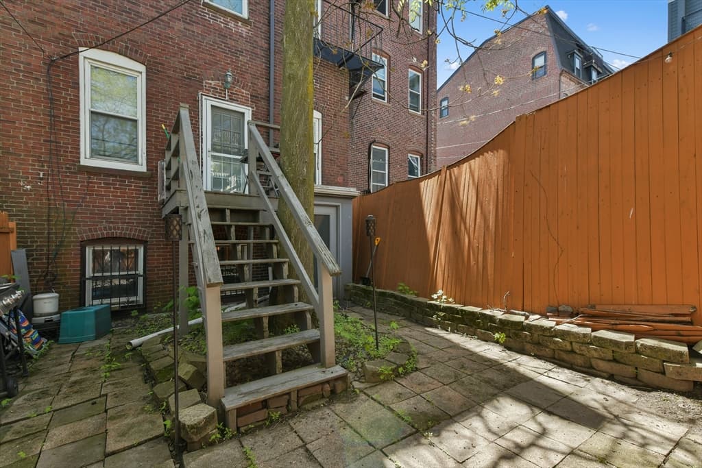 Condominium at 164 F St # 4, Boston MA 02127, Boston, photo 13 of 14