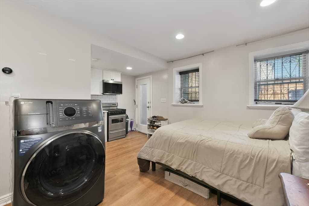 Condominium at 164 F St # 4, Boston MA 02127, Boston, photo 5 of 14