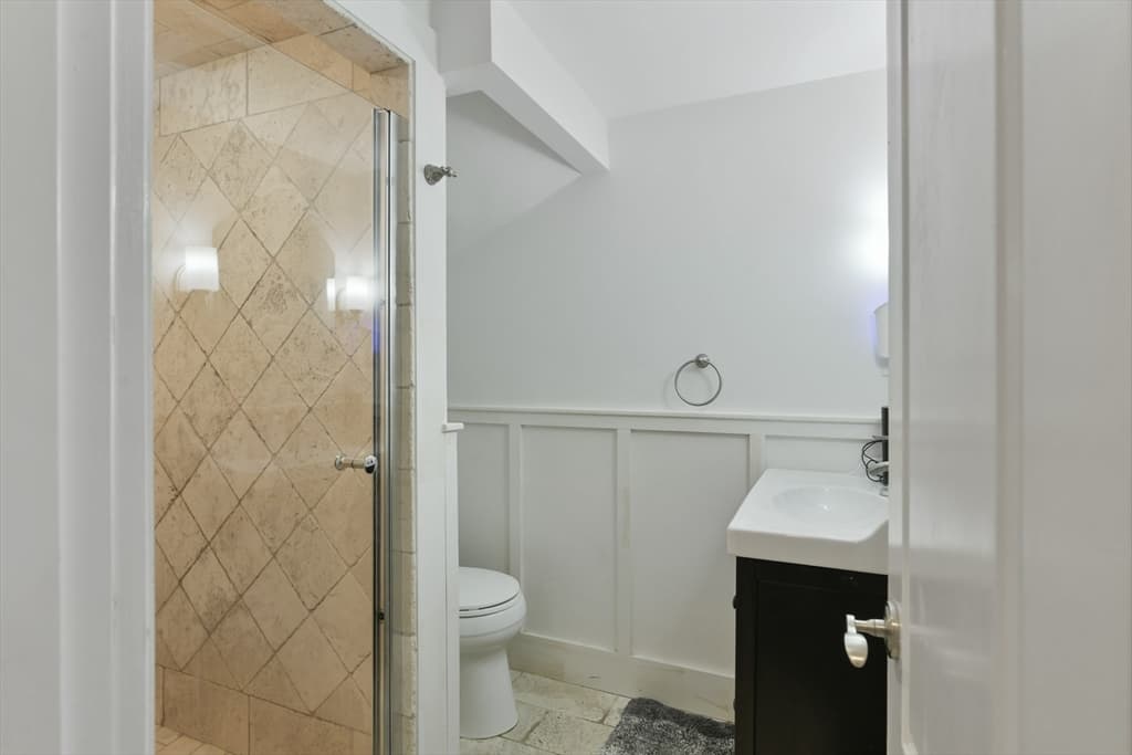 Condominium at 164 F St # 4, Boston MA 02127, Boston, photo 9 of 14