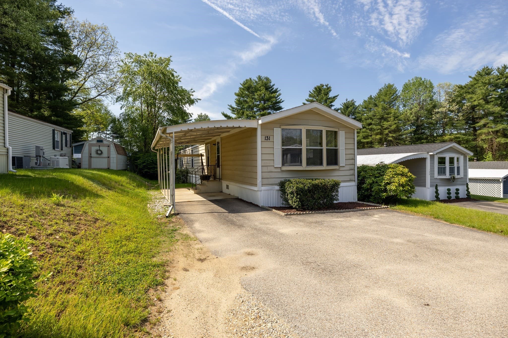 Mobile Home at 131 Pine Ave, Sturbridge MA 01566, photo 2 of 28