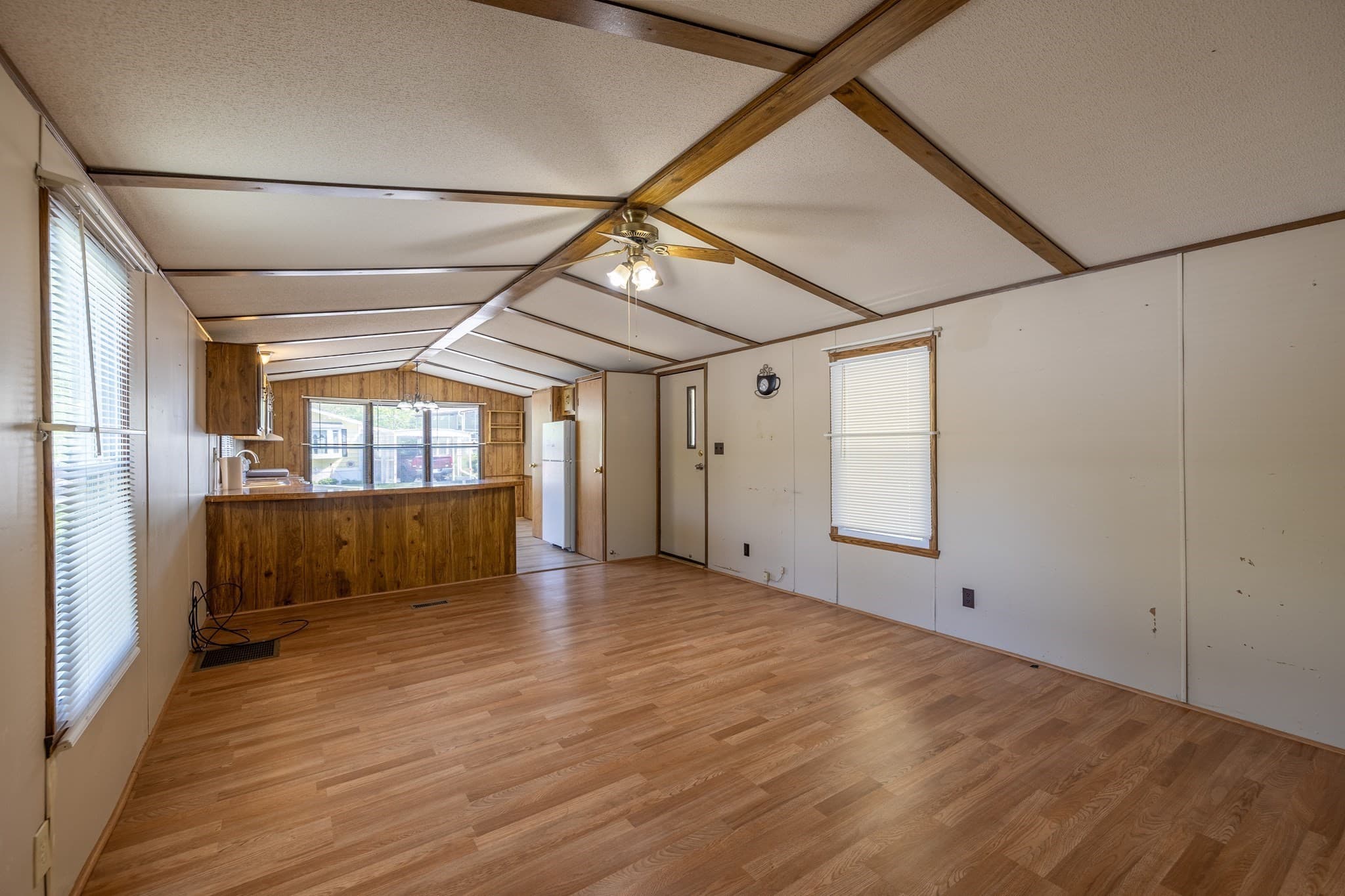 Mobile Home at 131 Pine Ave, Sturbridge MA 01566, photo 13 of 28