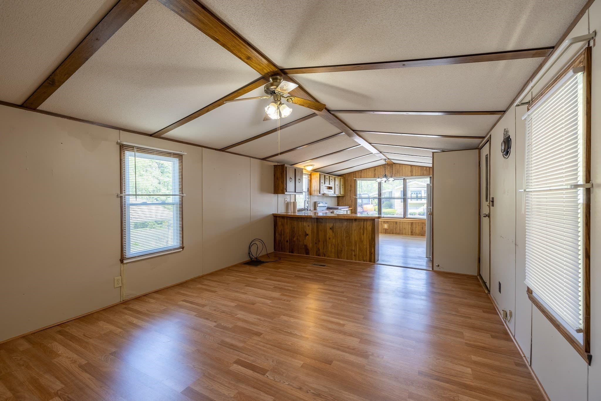 Mobile Home at 131 Pine Ave, Sturbridge MA 01566, photo 14 of 28
