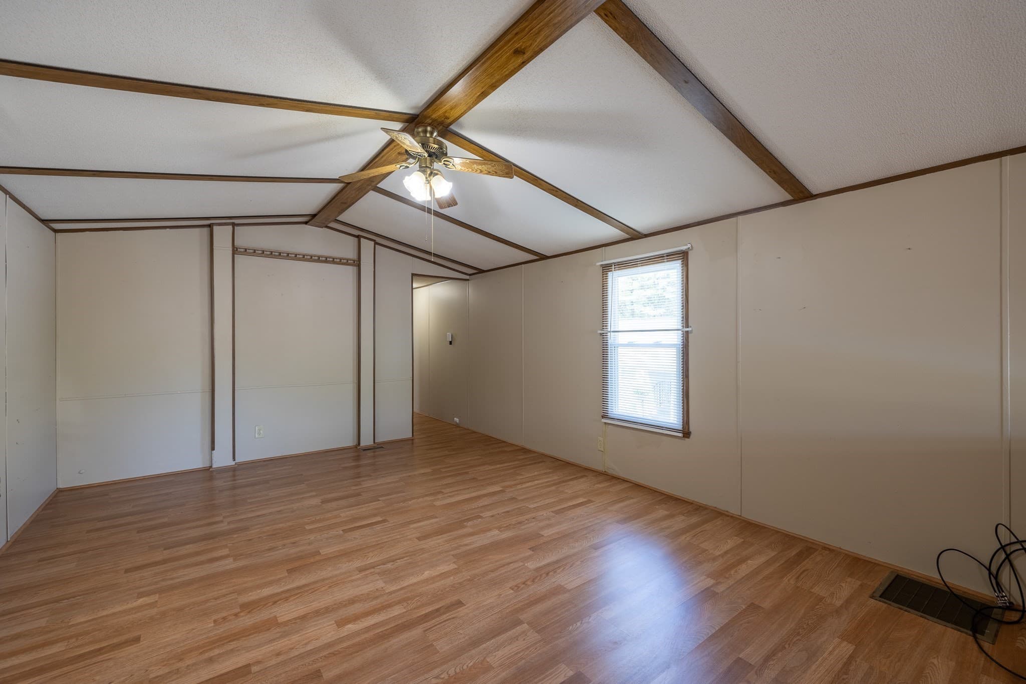 Mobile Home at 131 Pine Ave, Sturbridge MA 01566, photo 11 of 28