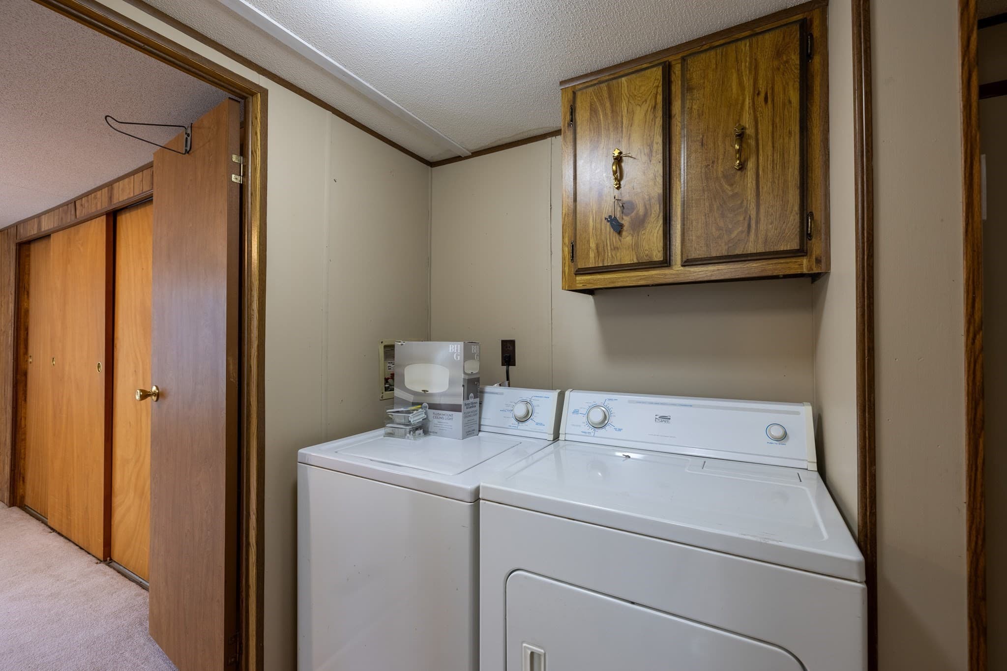 Mobile Home at 131 Pine Ave, Sturbridge MA 01566, photo 19 of 28