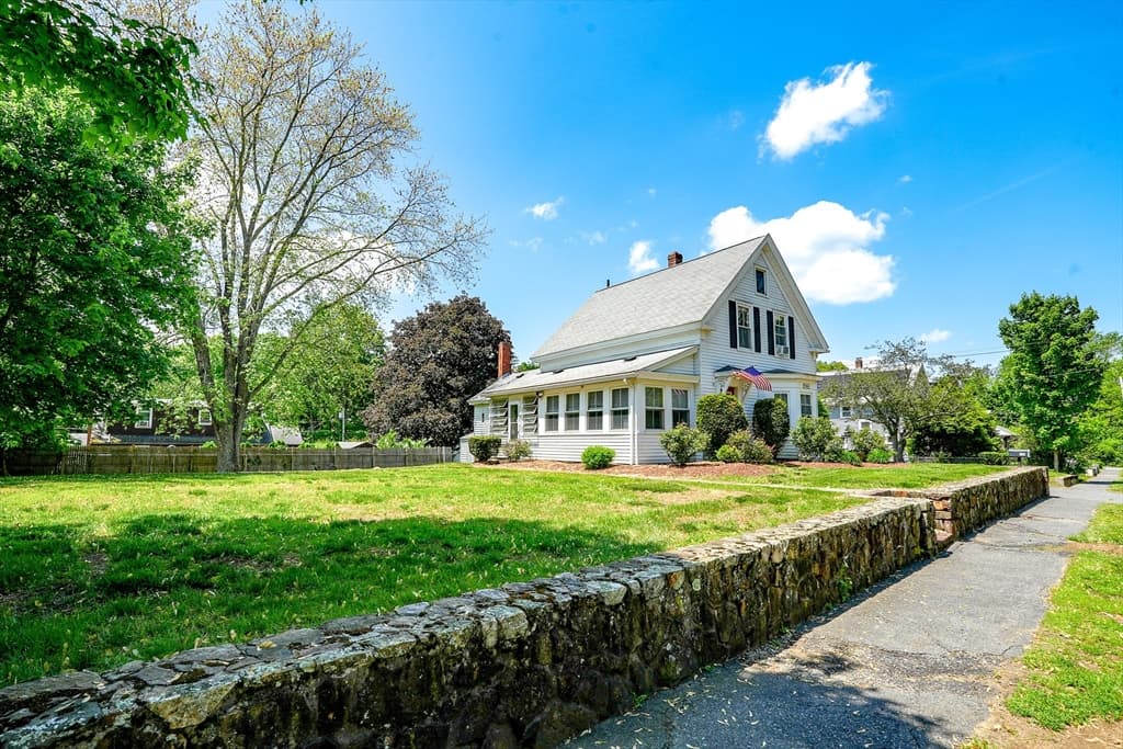 Single Family Residence at 170 Hopedale St, Hopedale MA 01747, Hopedale, photo 3 of 35