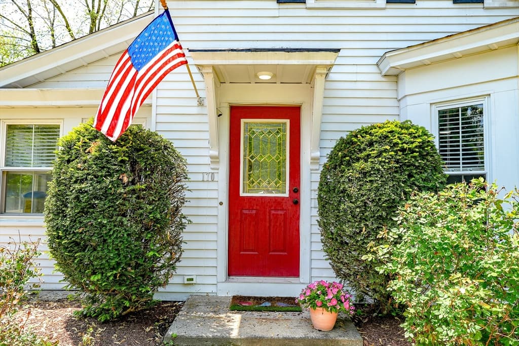 Single Family Residence at 170 Hopedale St, Hopedale MA 01747, Hopedale, photo 5 of 35