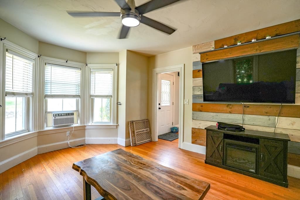 Single Family Residence at 170 Hopedale St, Hopedale MA 01747, Hopedale, photo 8 of 35
