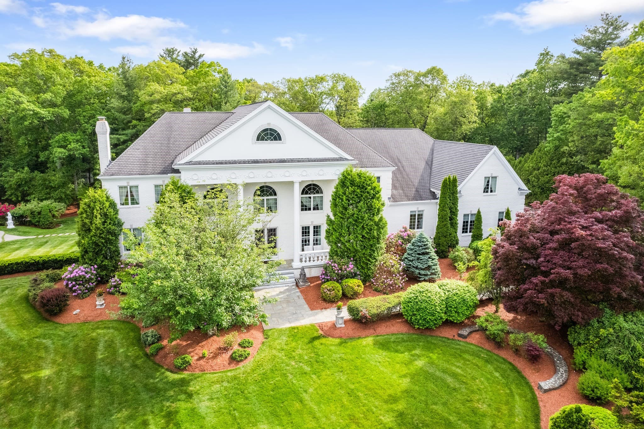6 Steel Rd, Hopedale MA 01747