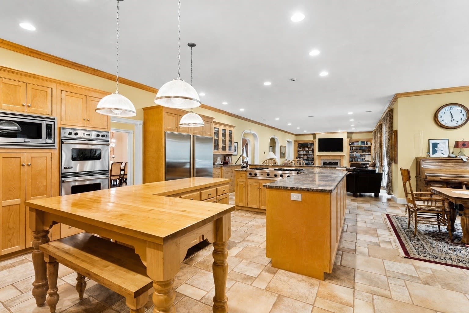 Single Family Residence at 6 Steel Rd, Hopedale MA 01747, photo 5 of 42