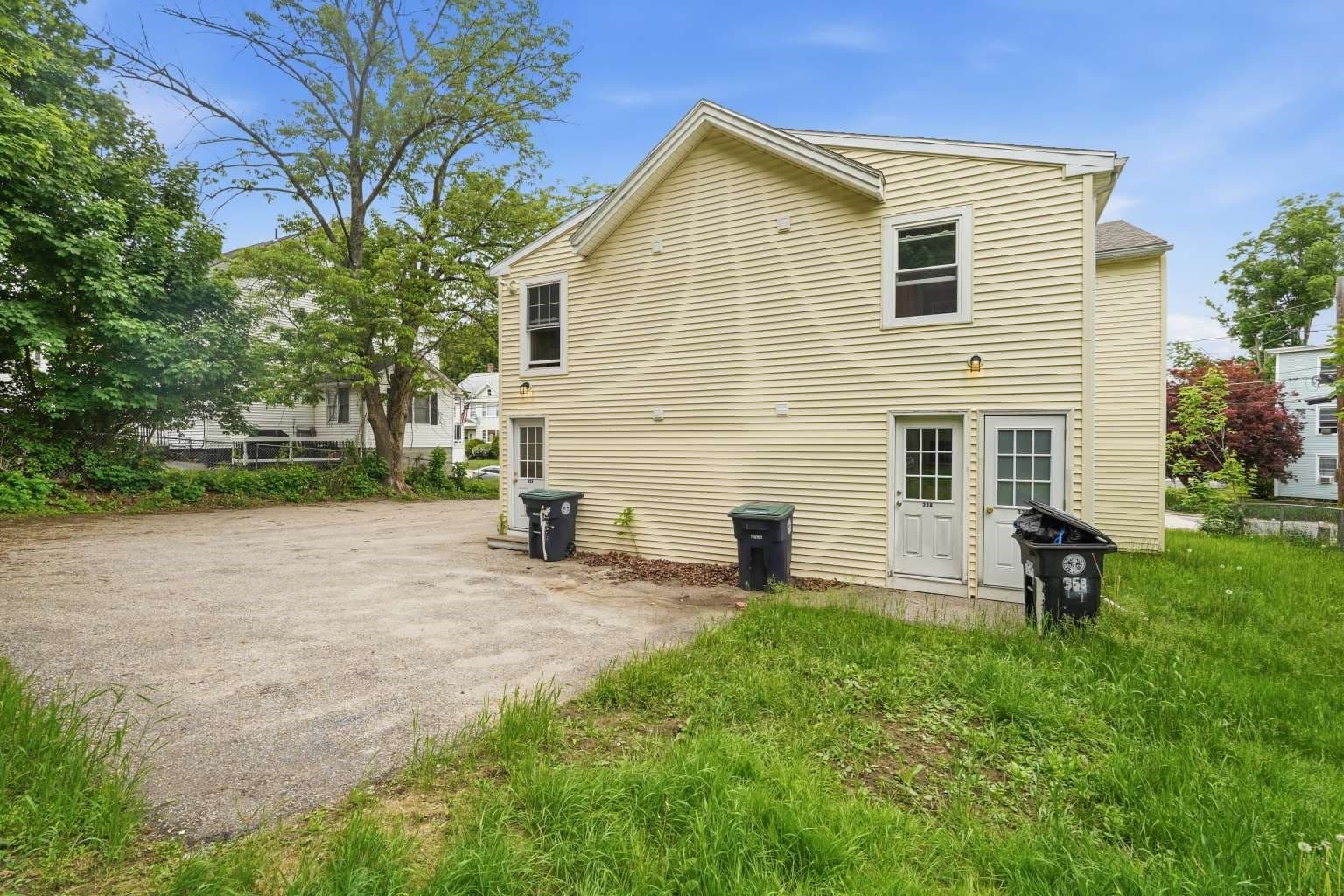 4 Family at 33 Union St, Southbridge MA 01550, Southbridge, photo 7 of 20