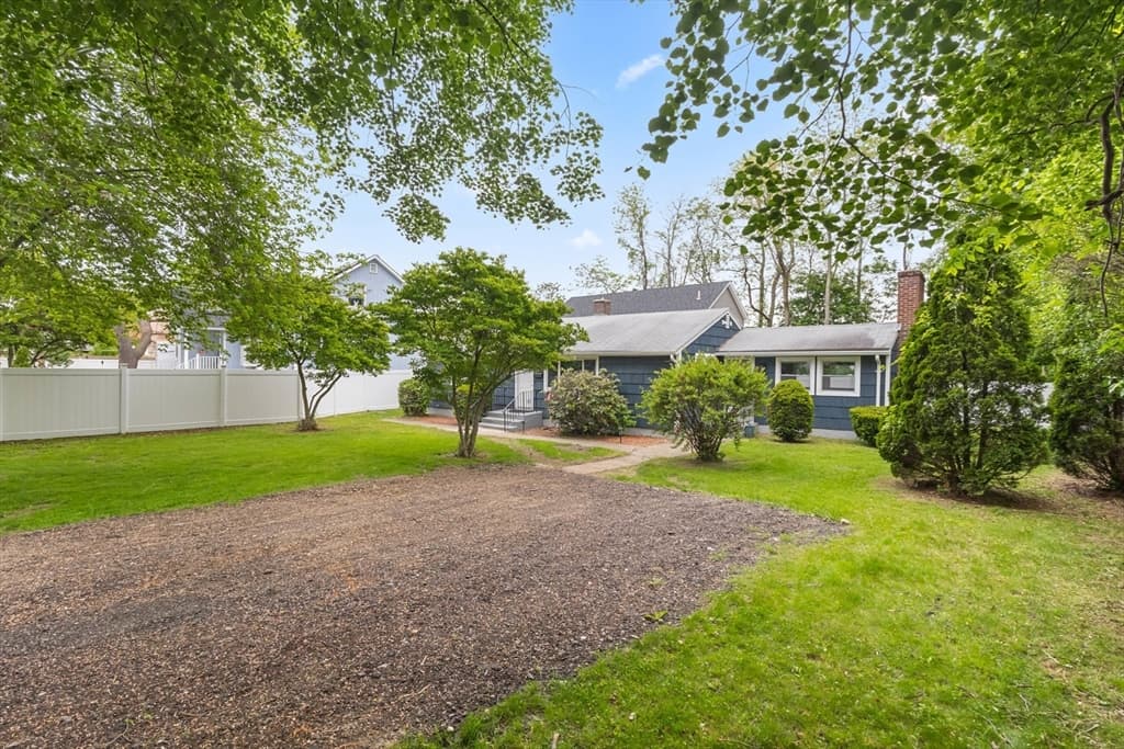 5 Phoenix St, Worcester MA 01604 photo 6