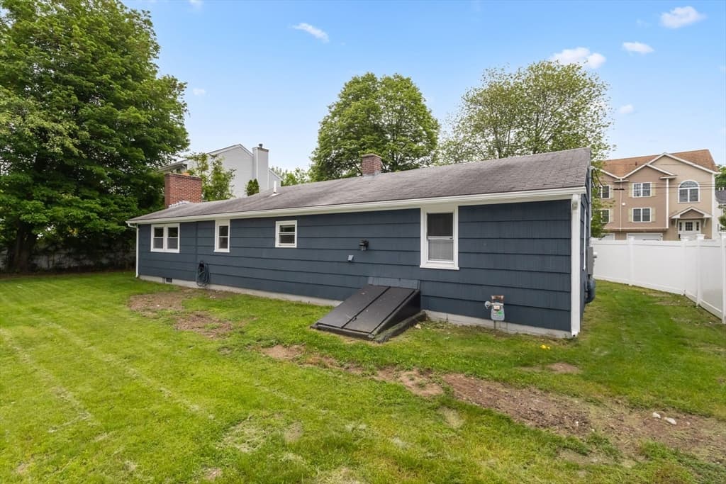 5 Phoenix St, Worcester MA 01604 photo 9