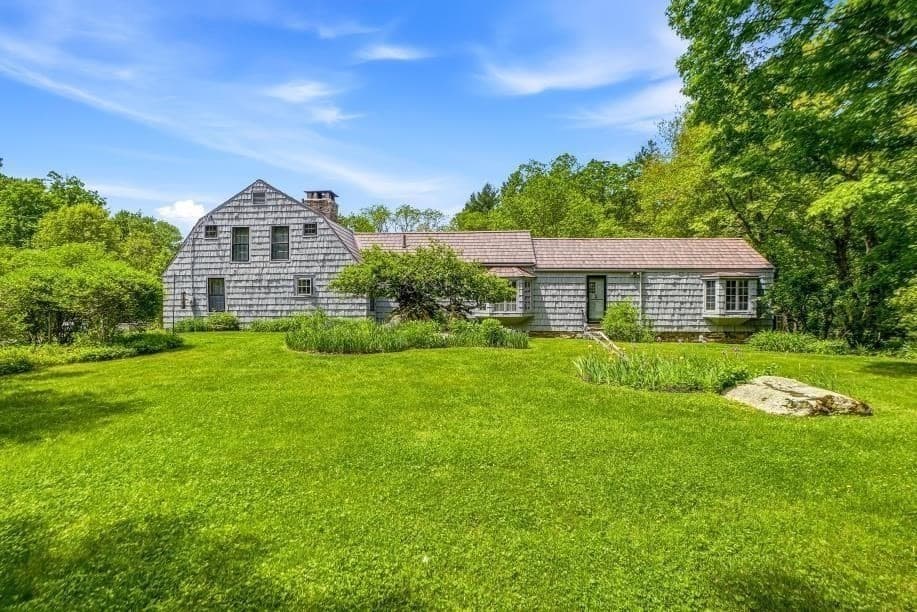 Single Family Residence at 52 Elm St, Upton MA 01568, photo 3 of 42