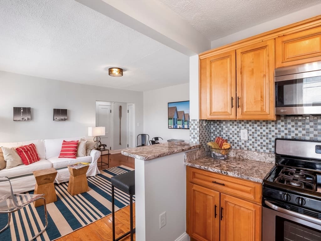 Condominium at 8 Walnut St # 28, Everett MA 02149, Everett, photo 8 of 23