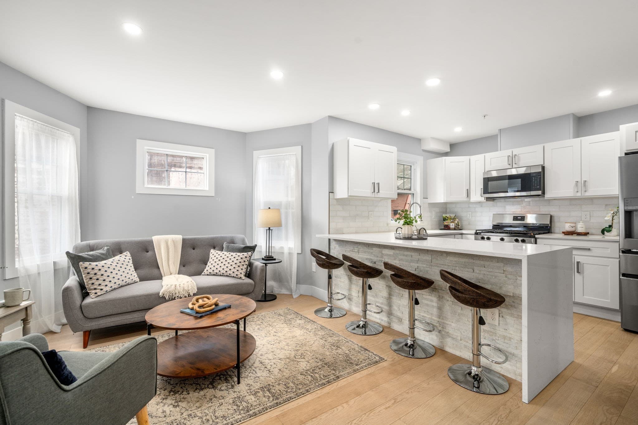 679 Columbia # 5, Boston MA 02125