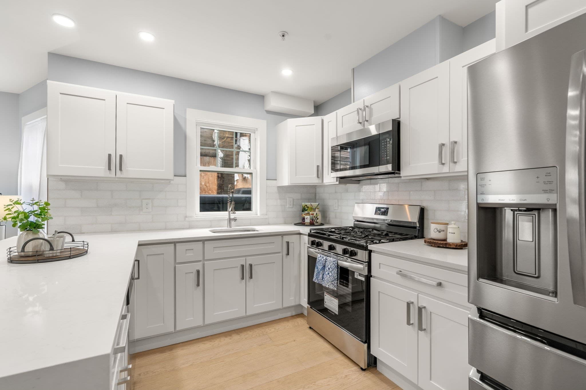 Condominium at 679 Columbia # 5, Boston MA 02125, photo 4 of 11