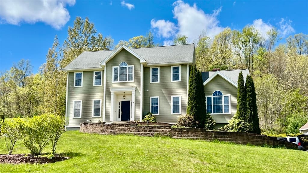 7 Deer Run, Charlton MA 01507