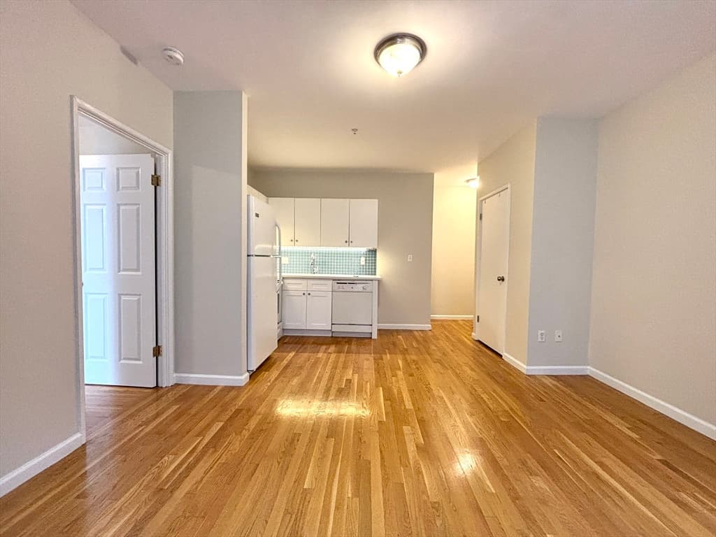 Condominium at 483 Beacon # 36, Boston MA 02115, photo 3 of 16