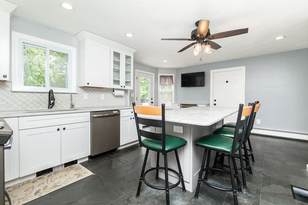 63 Bow St, Saugus MA 01906 photo 2