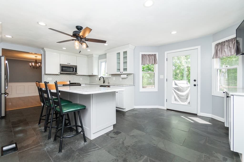 63 Bow St, Saugus MA 01906 photo 3