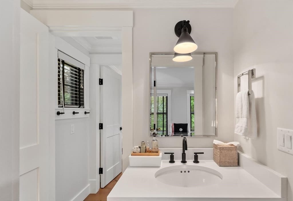 653 Main St, Concord MA 01742 photo 33