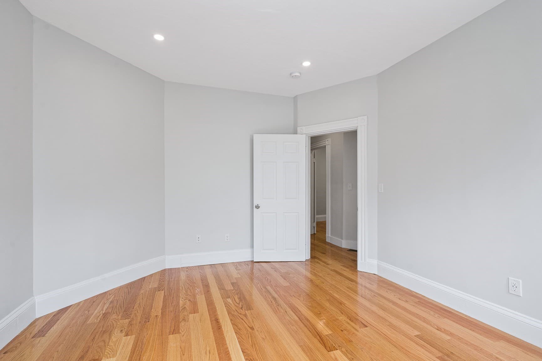 3 Family - 3 Units Up/Down at 35 Newport Street, Boston MA 02125, Boston, photo 9 of 28