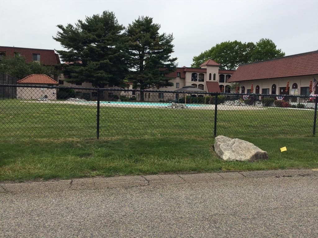 Condominium at 685 Oak Street # 4, Brockton MA 02301, photo 2 of 19
