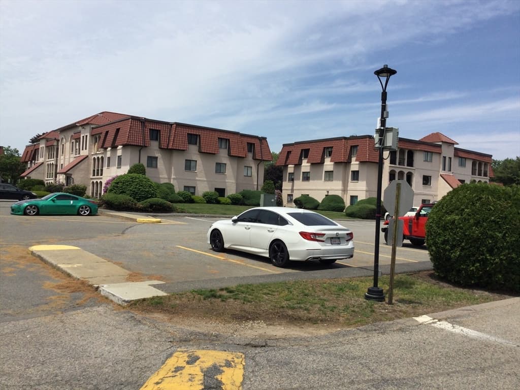 Condominium at 685 Oak Street # 4, Brockton MA 02301, photo 4 of 19