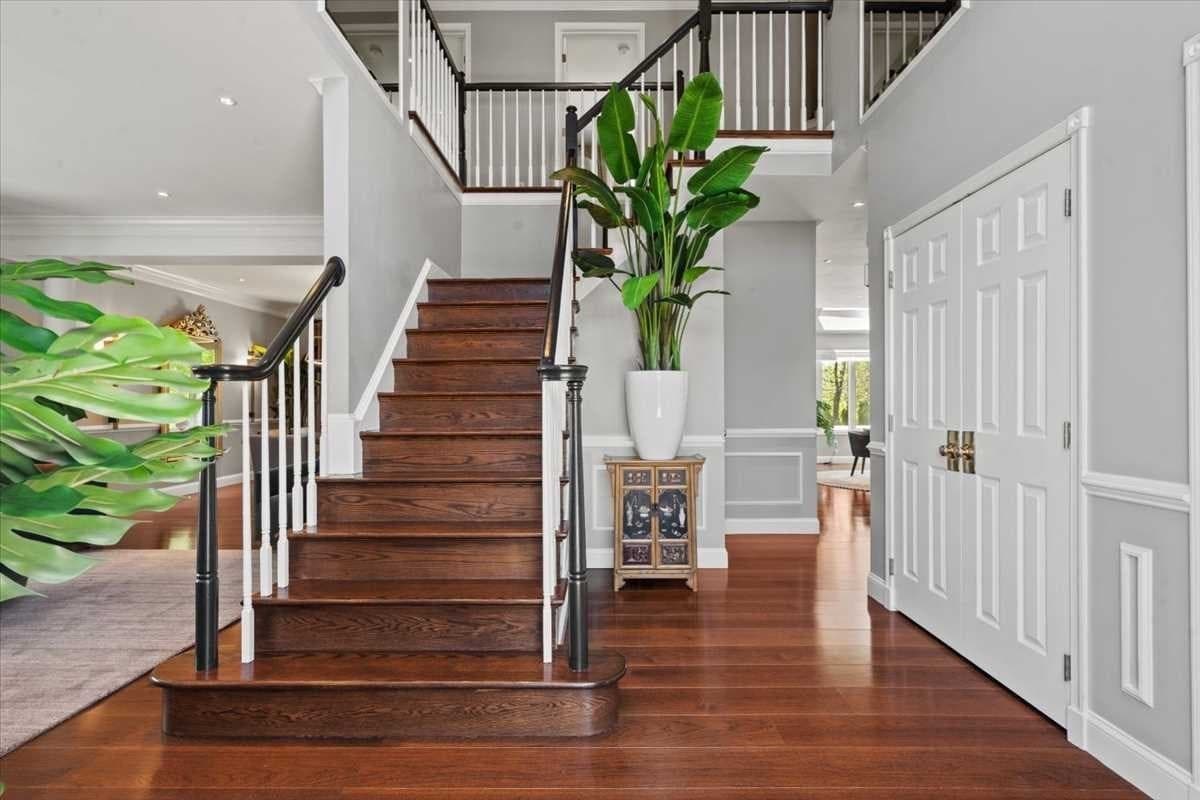 Single Family Residence at 7 Dickinson Circle, Shrewsbury MA 01545, photo 6 of 42