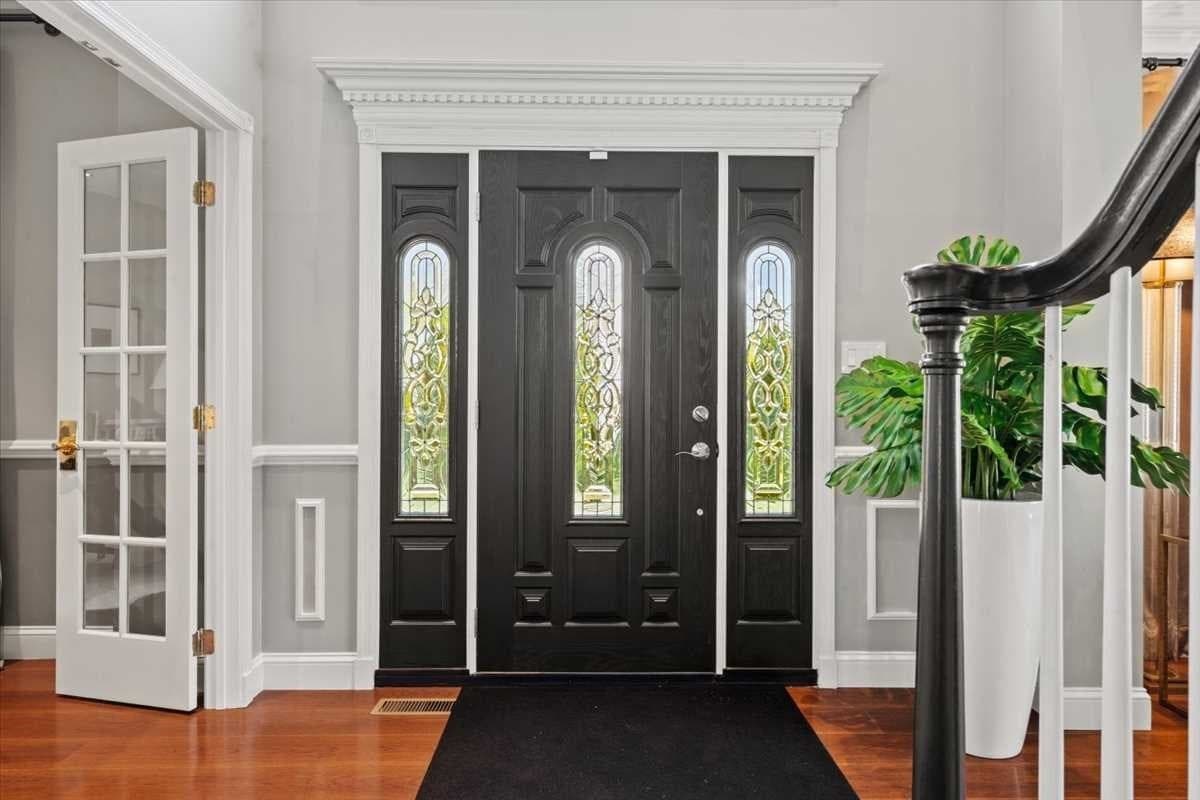 Single Family Residence at 7 Dickinson Circle, Shrewsbury MA 01545, photo 5 of 42
