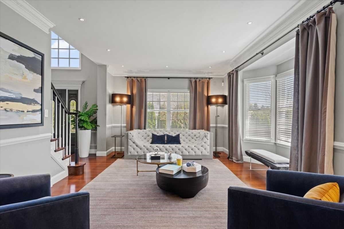 Single Family Residence at 7 Dickinson Circle, Shrewsbury MA 01545, photo 9 of 42