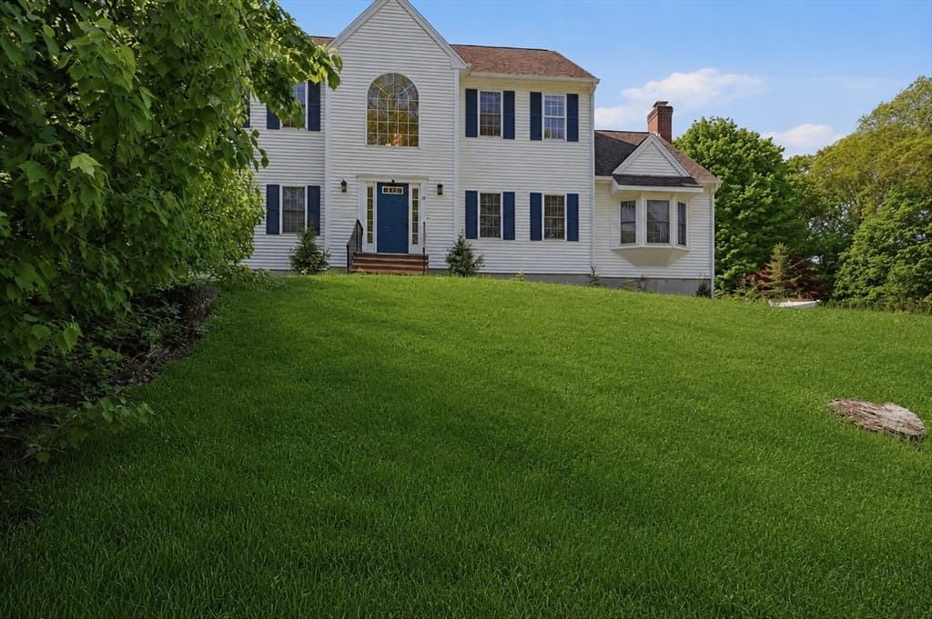 61 Indian Head Road, Framingham MA 01701 photo 2