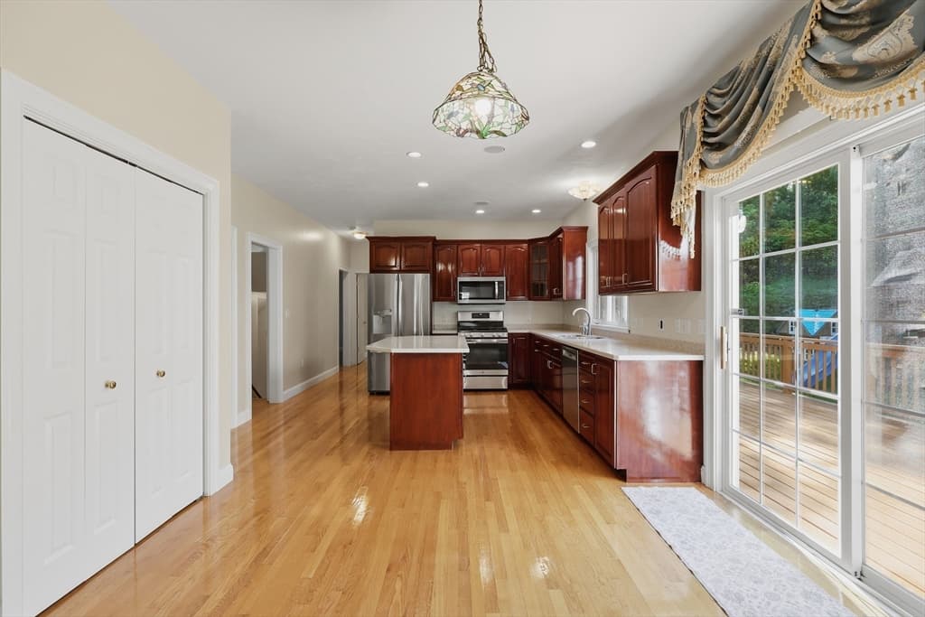 61 Indian Head Road, Framingham MA 01701 photo 12