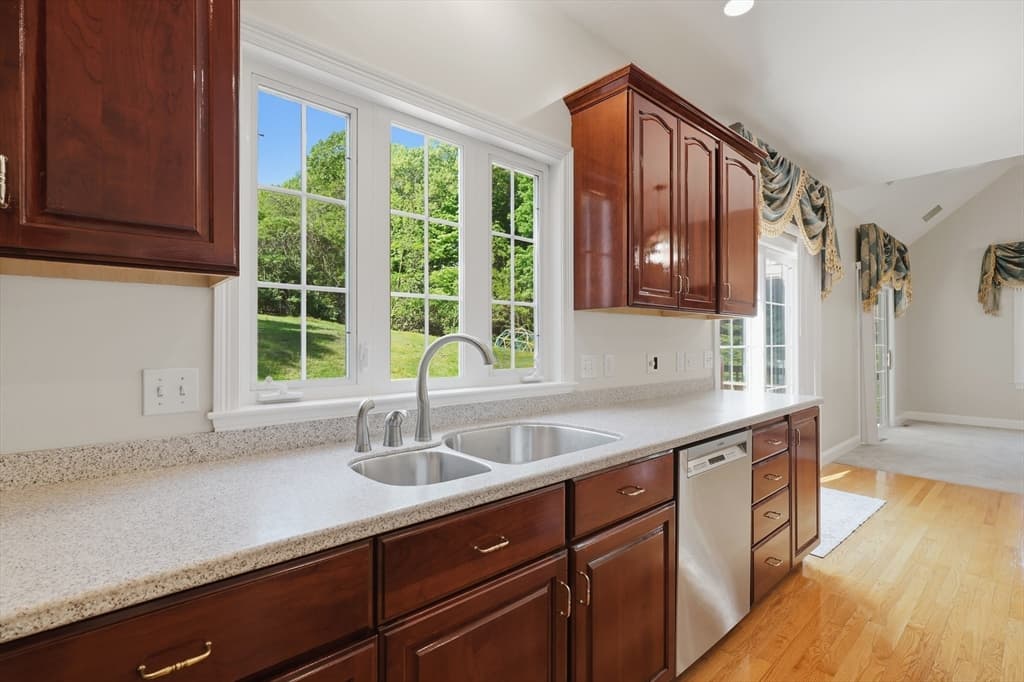 61 Indian Head Road, Framingham MA 01701 photo 10