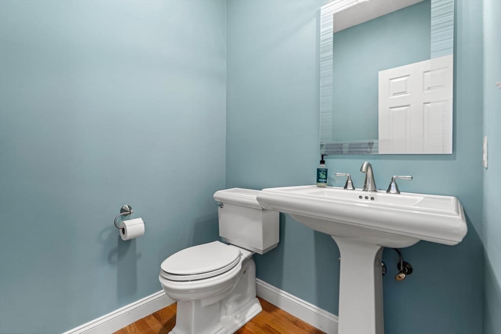 Single Family Residence at 140 Matheson Drive, Marlborough MA 01752, Marlborough, photo 10 of 32