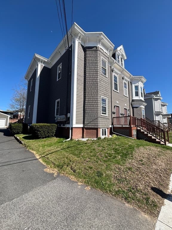 4 Family at 117-119 Portland Street, Haverhill MA 01830, Haverhill, photo 2 of 14