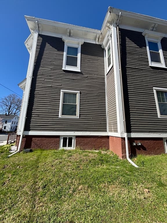 4 Family at 117-119 Portland Street, Haverhill MA 01830, Haverhill, photo 8 of 14