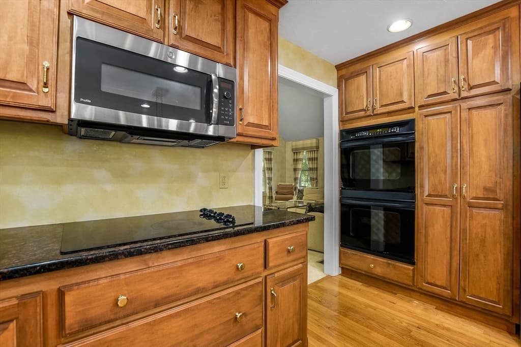 Single Family Residence at 4 Dorset Drive, Walpole MA 02032, Walpole, photo 10 of 42