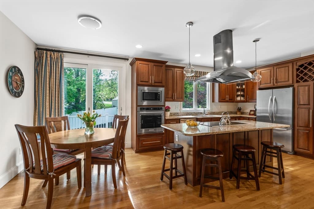 10 Heritage Ln, Cohasset MA 02025 photo 3