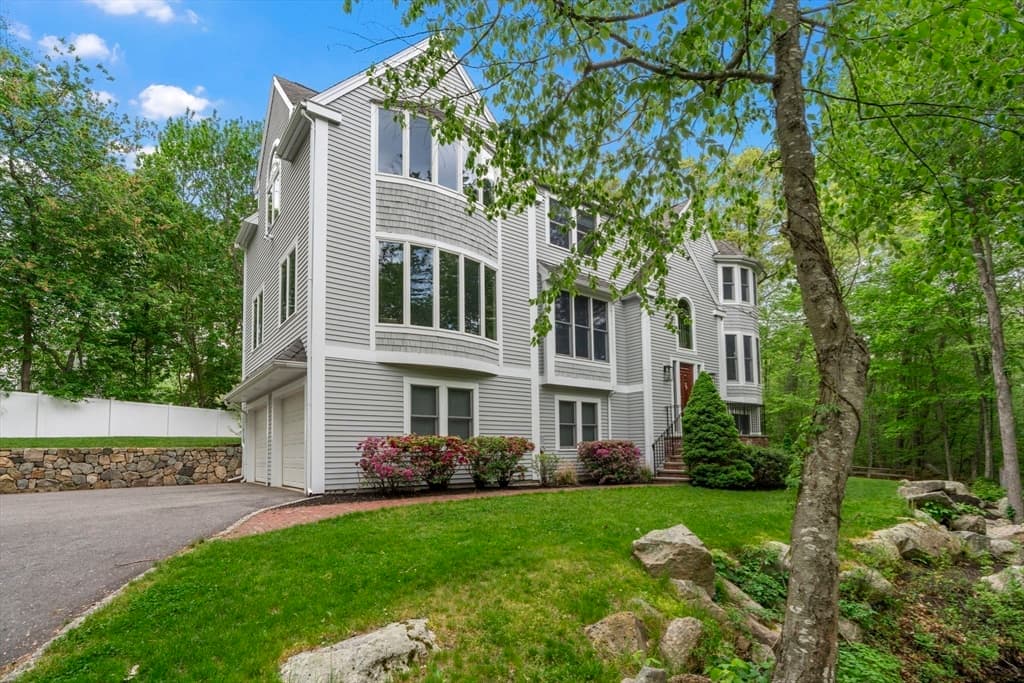 10 Heritage Ln, Cohasset MA 02025