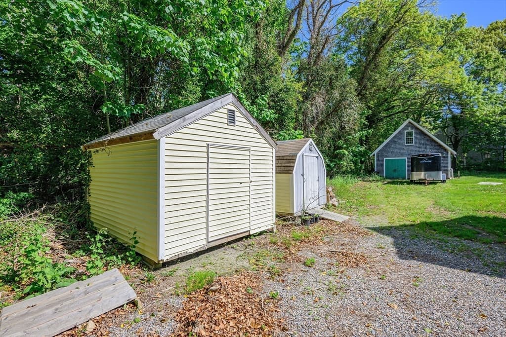 5+ Family - 5+ Units Side by Side at 88 Route 6a, Orleans MA 02653, photo 16 of 27