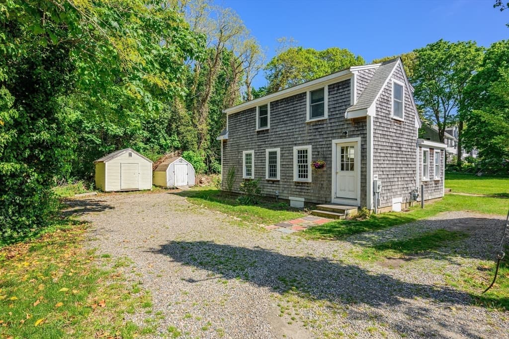 5+ Family - 5+ Units Side by Side at 88 Route 6a, Orleans MA 02653, photo 14 of 27