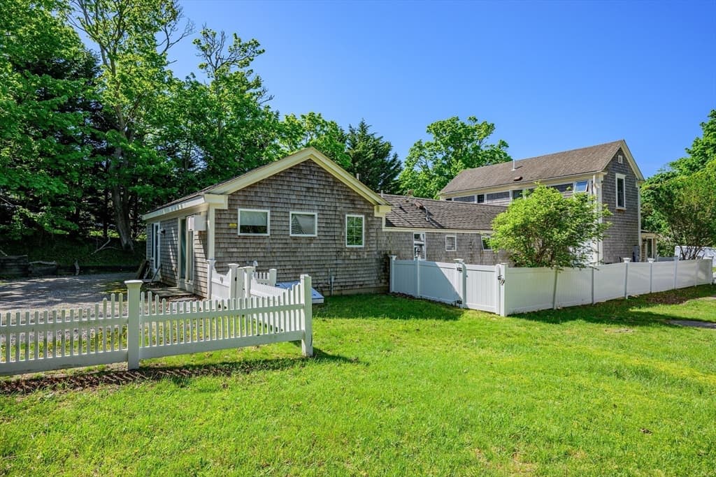 5+ Family - 5+ Units Side by Side at 88 Route 6a, Orleans MA 02653, photo 18 of 27