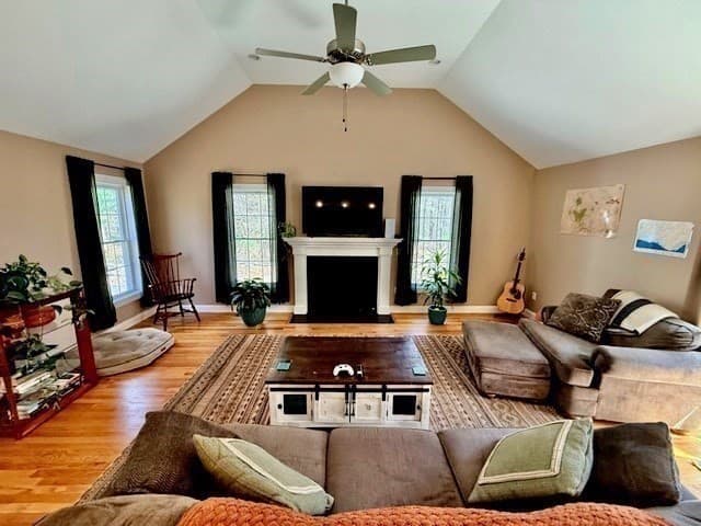 Single Family Residence at 429A Winthrop Street, Taunton MA 02780, photo 8 of 31