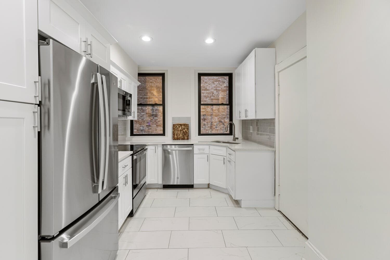 Condominium at 382 Commonwealth Ave Apt 24, Boston MA 02215, photo 13 of 32