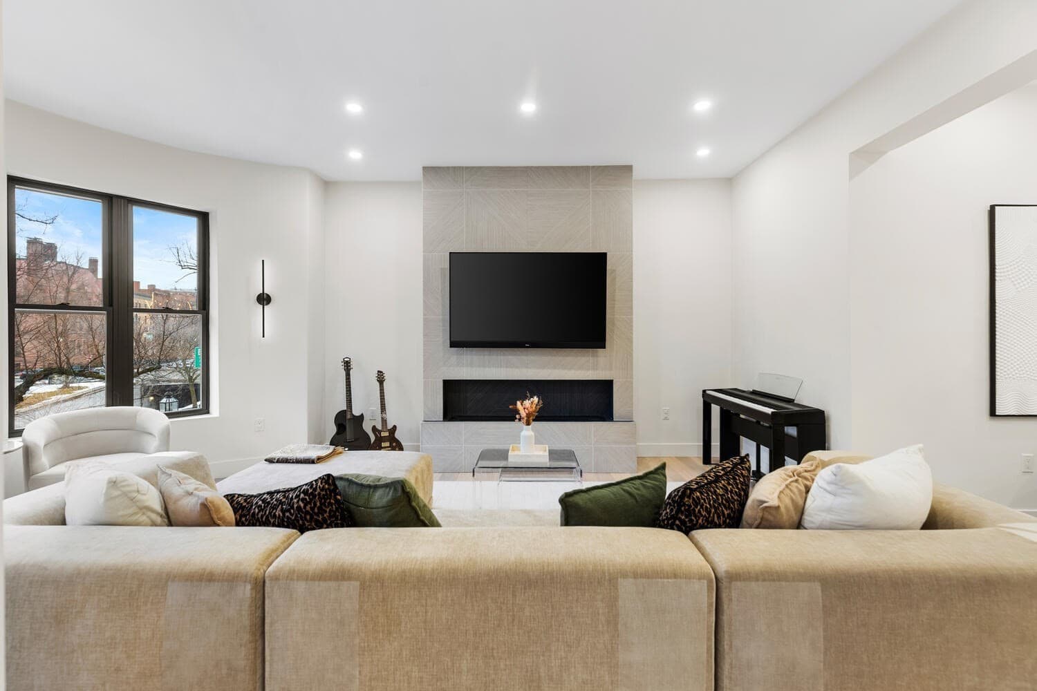 Condominium at 382 Commonwealth Ave Apt 24, Boston MA 02215, photo 5 of 32