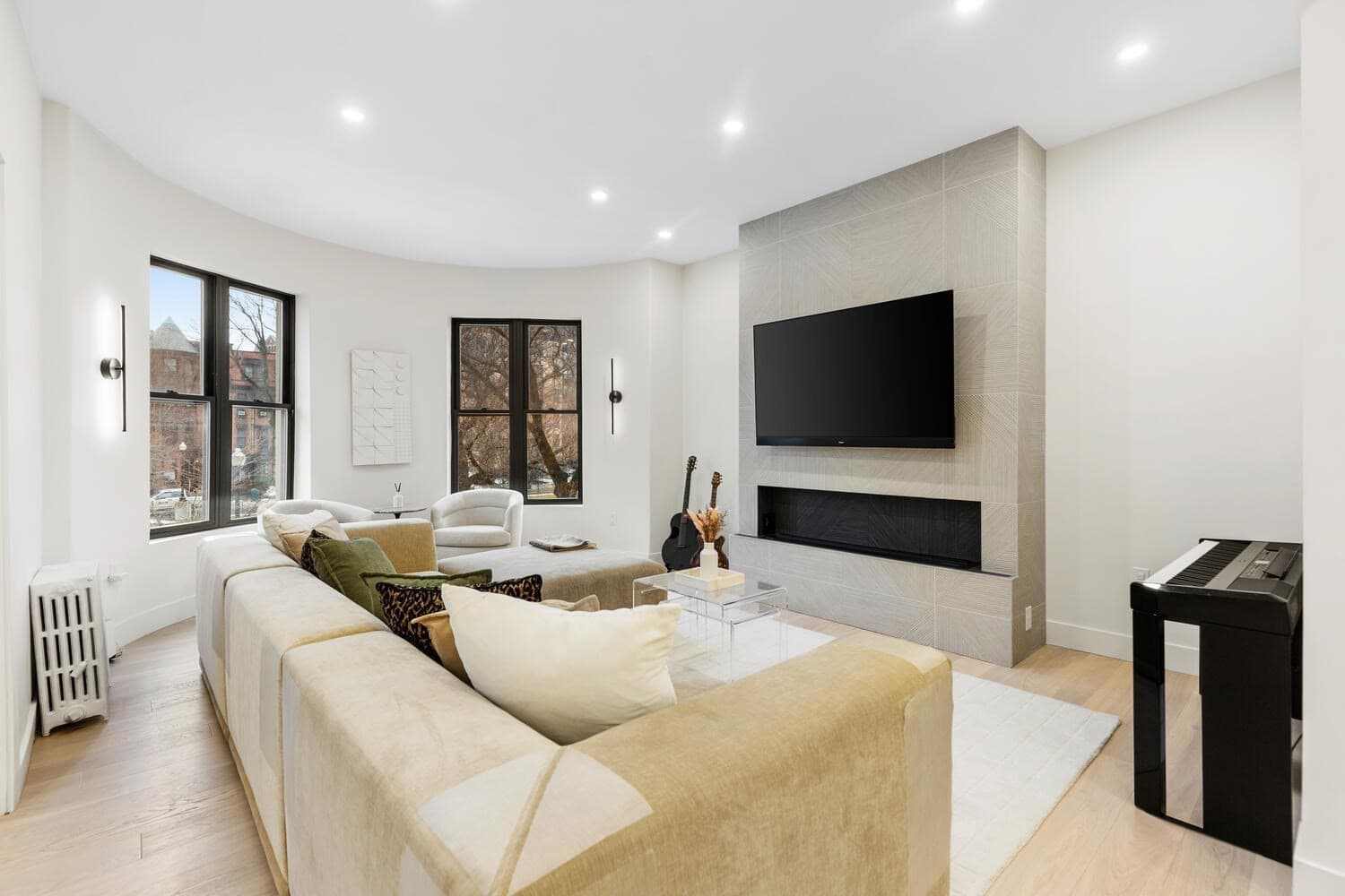 Condominium at 382 Commonwealth Ave Apt 24, Boston MA 02215, photo 4 of 32