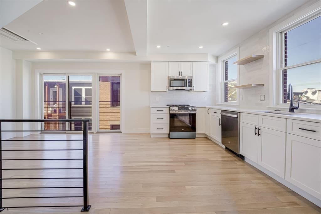 Condominium at 59 Gove St. # 4, Boston MA 02128, Boston, photo 7 of 32